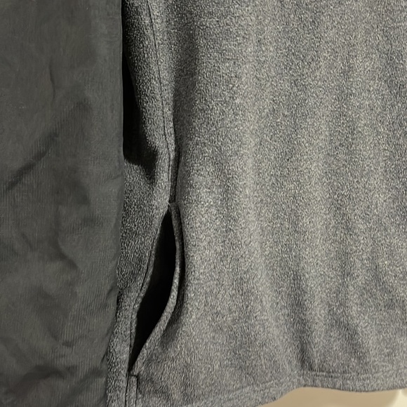 Under Armour charcoal grey fleece 1/4 zip pullover boys size Large - Picture 6 of 6